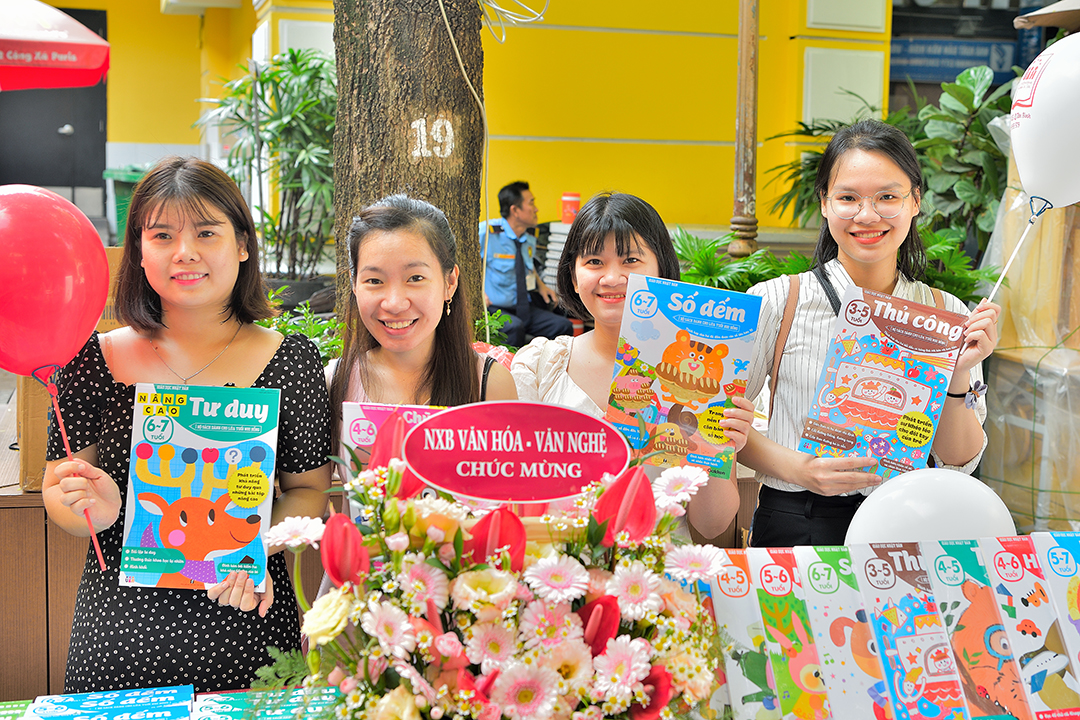 Buổi ra mắt “Bộ sách dành cho lứa tuổi nhi đồng” tại Đường sách Tp. Hồ Chí Minh